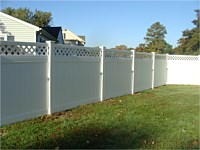 <b>White Privacy PCV Fence with diagonal lattice top</b>